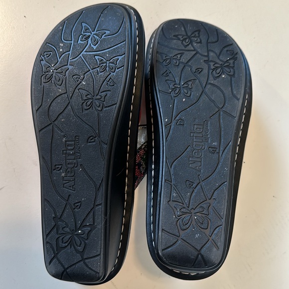 Alegria Floral Leather Sandals Botanicool Red Black Adjustable Fits Size 8 - Picture 3 of 5